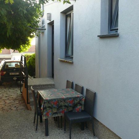 Apartment Branimir Omišalj Buitenkant foto
